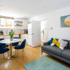 Отель Chic & Modern 2-bed Flat w/ Patio in Pimlico, Central London, фото 5