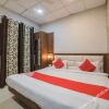 Отель Raj Mandir by OYO, фото 2