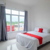 Отель RedDoorz near De La Salle Manado, фото 8