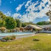 Отель Mount Dora Home: Private Pool, Spa & Tropical Bar! в Маунт-Доре