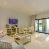Отель Waykiri Modern Condo 3 Bed 2 Bath Walk to Marriott, фото 6