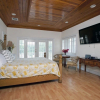 Отель Long Island Breeze Compound 6 Bedroom Home, фото 19