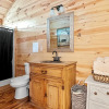 Отель Hr 3- The Little Bear 1 Bedroom Cabin by RedAwning, фото 7