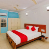 Отель Classic Guest House By OYO Rooms, фото 9