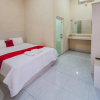 Отель RedDoorz near Pantai Pancer Door Pacitan, фото 3