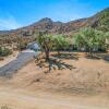 Отель The Way Out Ranch. Escape to Solitude on 2.5 acres, фото 25