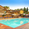 Отель Spacious Apartment on an Estate From the 14th Century, Centrally Located in Tuscany, фото 12