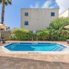 Отель Large Family Condo Close to the Beach With Pool!, фото 14