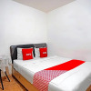 Отель OYO 91390 Kost Grand Royal Elite, фото 5