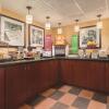 Отель Hampton Inn Des Moines-Airport, фото 10