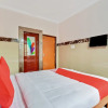 Отель OYO 43308 Sri Sai Guru Comforts, фото 12
