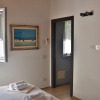 Отель South House- Sleeps 4 Shared Pool Lake View in Torri del Benaco, фото 4