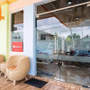 Отель RedDoorz Syariah near Taman Siring 2, фото 11