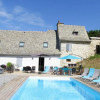 Отель Villa de 5 chambres avec piscine privee jardin clos et wifi a Vieillevie, фото 1