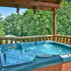 Отель Hidden Treasures 3 Bedroom Cabin, фото 9