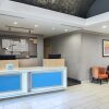 Отель Holiday Inn Express & Suites I-26 & US 29 at Westgate Mall, фото 5