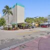 Отель Gorgeous Studio/1bath, Miami Beach, Minutes From South Beach! в Майами-Бич