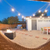 Отель The Rockhopper - Hot Tub, Fire Pit & Walk To Downtown Jt! 4 Bedroom Home by RedAwning, фото 24