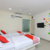 Отель OYO 15132 Colors, фото 2
