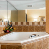Отель Quality Inn Near Walden Galleria Mall, фото 18