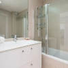 Отель Bright and Modern 2 Bed Apartment Vale de Parra by Ideal Homes, фото 10