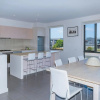 Отель Stylish 4 Bedroom Condo, фото 10