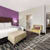 Отель La Quinta Inn & Suites by Wyndham Bridge City, фото 7