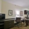Отель Candlewood Suites Bismarck, an IHG Hotel, фото 5