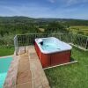 Отель Luxurious Villa in Monte San Savino with Jacuzzi, фото 4