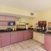 Отель Rodeway Inn & Suites Highway 290 Northwest, фото 15