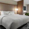 Отель Fairfield Inn & Suites by Marriott Milwaukee West, фото 4