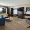 Отель Holiday Inn Express Suites Belmont, an IHG Hotel, фото 5