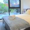 Отель Pride Benleigh Apartment with Garden, фото 5