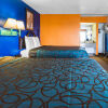 Отель Econo Lodge Inn & Suites, фото 8