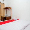 Отель RedDoorz Syariah near RSUD Bung Karno Surakarta, фото 8