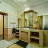 Отель Room in Villa - Zambezi Family Lodge - Elephant Room, фото 4