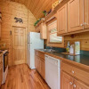 Отель Running Bear, 2 Bedrooms, Sleeps 8, Hot Tub, Gas Fireplace, Pool Table, фото 10