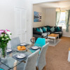 Отель Comfy, 2 Bed House, Sleeps 6 with Garden and Free Parking in Cheltenham, фото 14