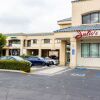 Отель Days Inn And Suites Artesia в Артезиа