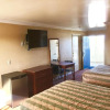 Отель Bellflower Travel Inn, фото 2