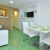Отель Spacious Modern Apt. With big Patio and sea View, фото 12