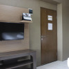 Отель Minimalist Studio Room At Gateway Ahmad Yani Cicadas Apartment, фото 1