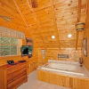 Отель Bear Country Cabin, 2 Bedrooms, Sleeps 6, Private, Foosball, Hot Tub, фото 2