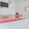 Отель RedDoorz Syariah near Pahoman Stadium Lampung, фото 6
