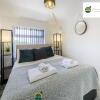 Отель 3 Bedroom Coventry House By Passionfruitproperties with Free Wi fi Large Garden and Driveway 52NRC, фото 16