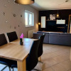 Отель Fully Furnished Modern Condo, фото 10