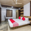 Отель OYO Flagship 19147 South Tukoganj, фото 14