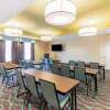 Отель La Quinta Inn & Suites by Wyndham Carlsbad, фото 17