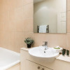 Отель Cute 2BR Garden Flat in Pimlico, фото 7