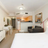 Отель Amazing Studio with Pool in Central Sydney, фото 6